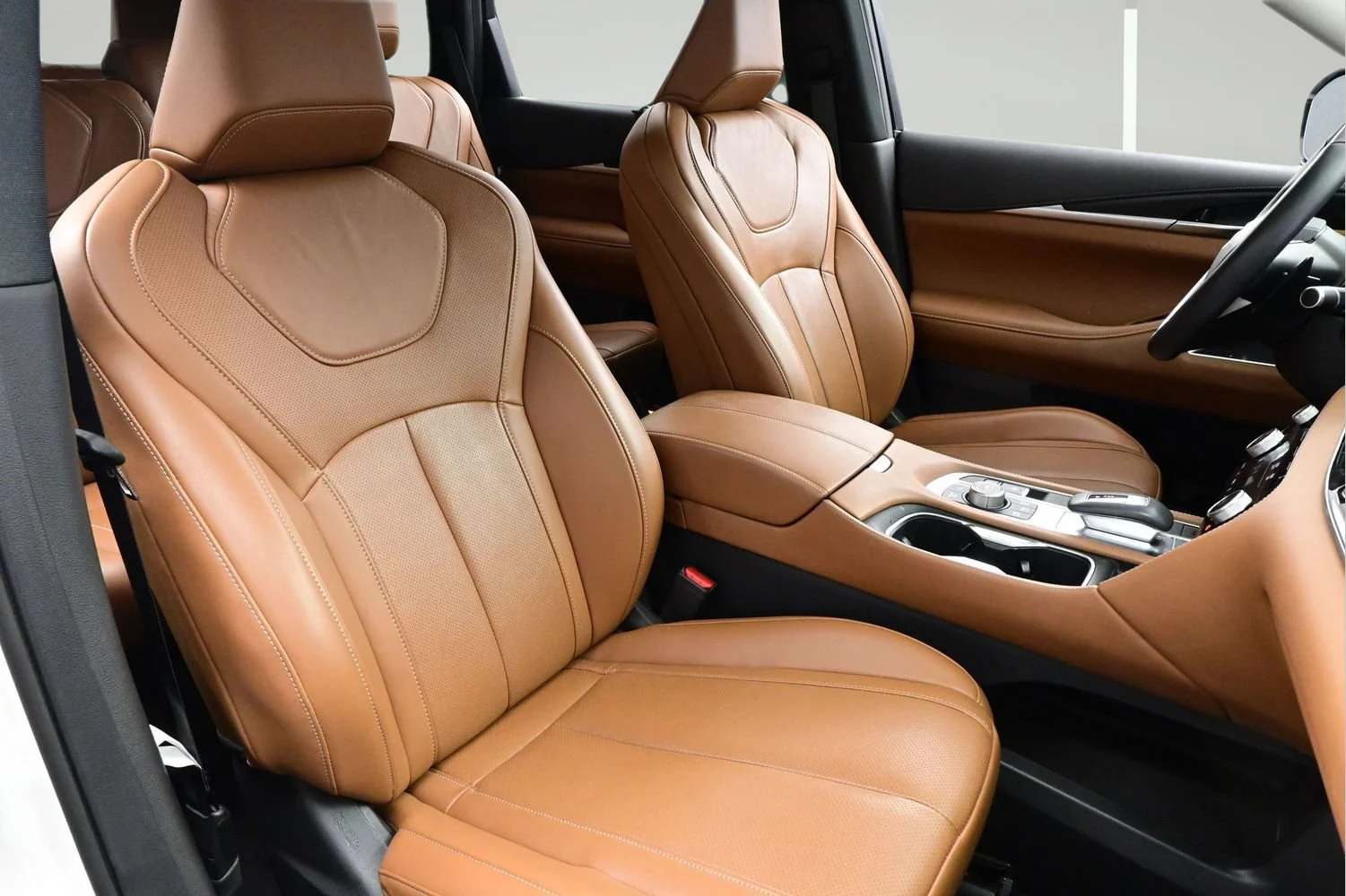 Used 2025 Majestic White INFINITI SENSORY image 15
