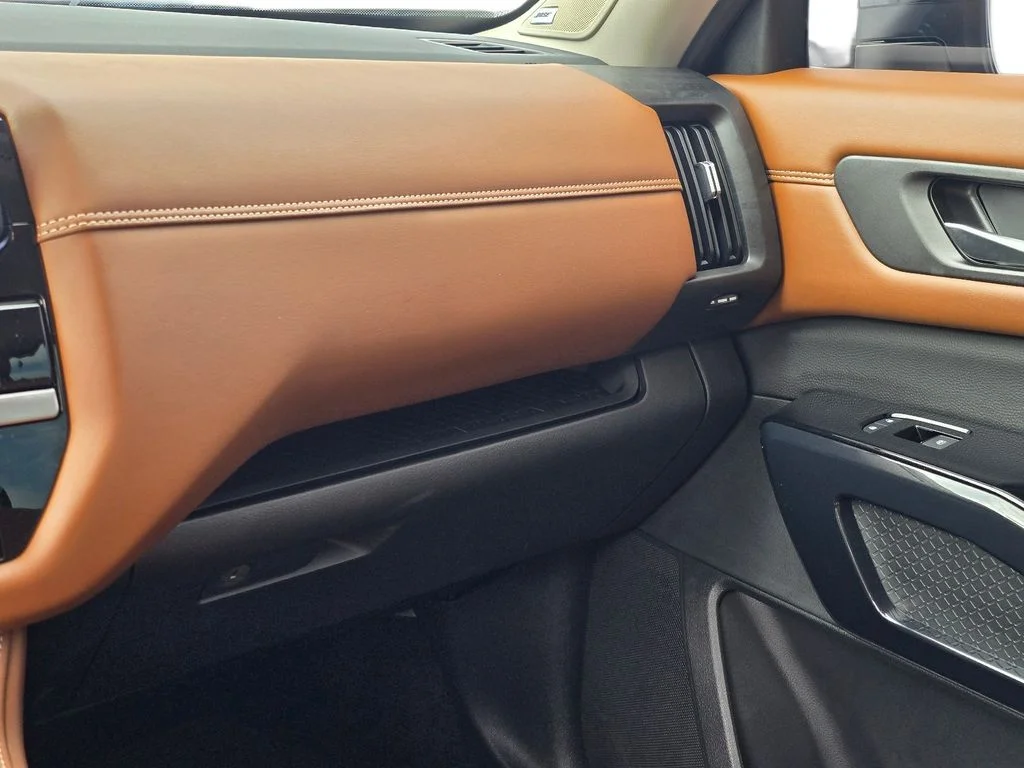 Used 2026 Gray Nissan Platinum image 22