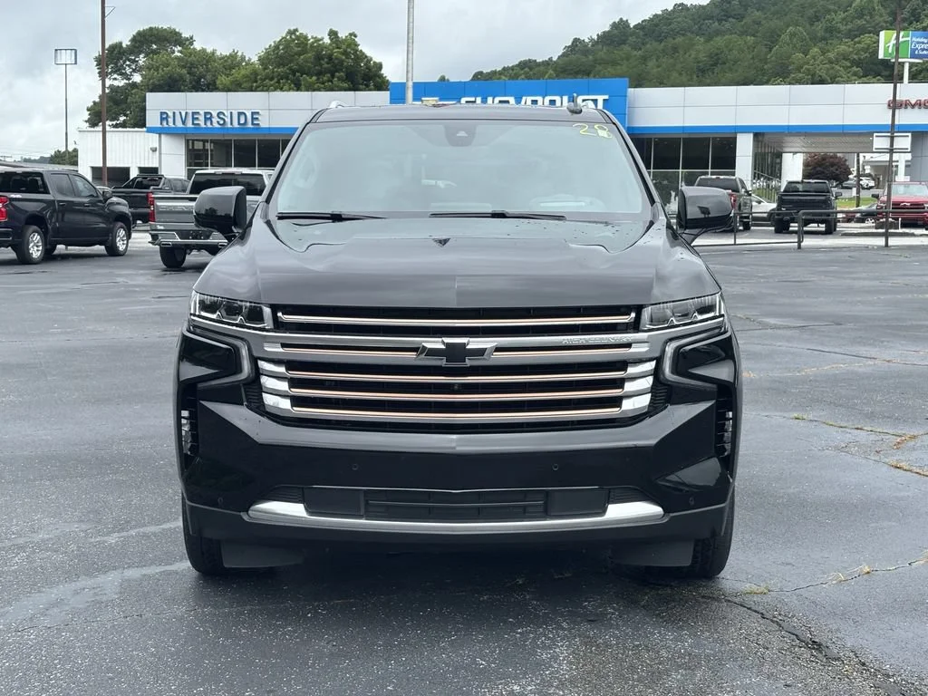 Used 2022 Black Chevrolet High Country image 5