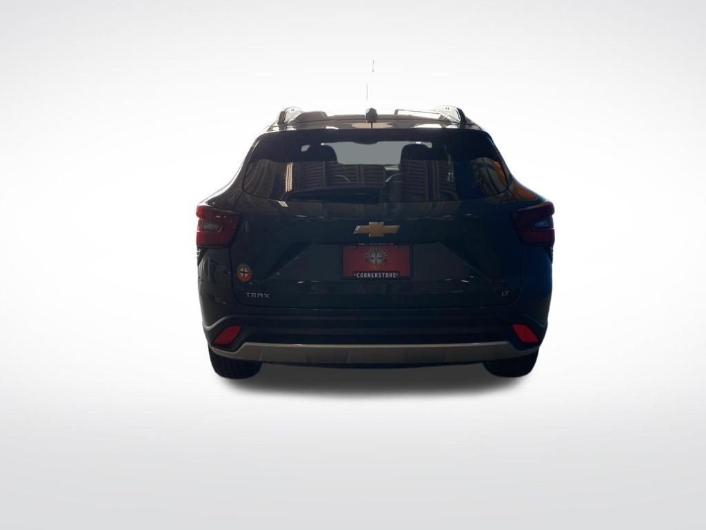 2025 Chevrolet Trax LT - Photo 18