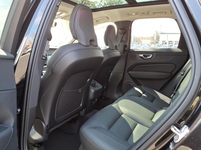 2025 Volvo XC60 Plus - Photo 22