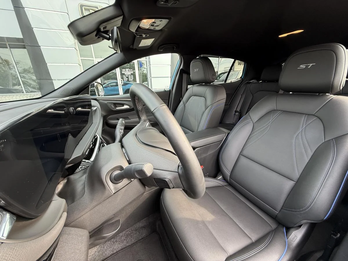 Certified Used 2025 Blue Buick Fwd 4dr Sport image 15