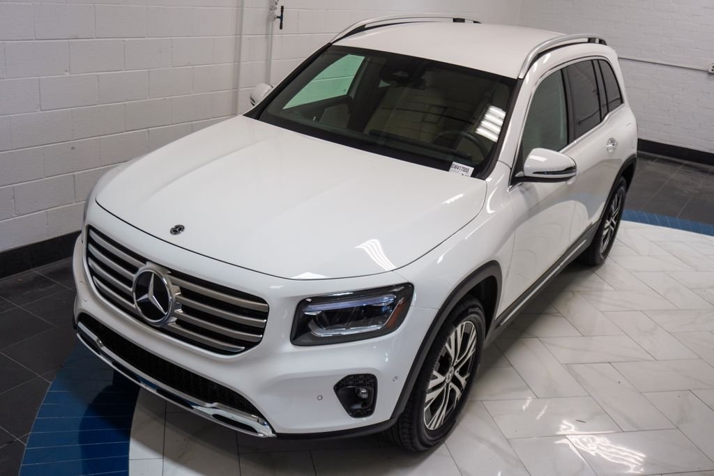 Used 2025 White Mercedes-Benz GLB 250 image 36
