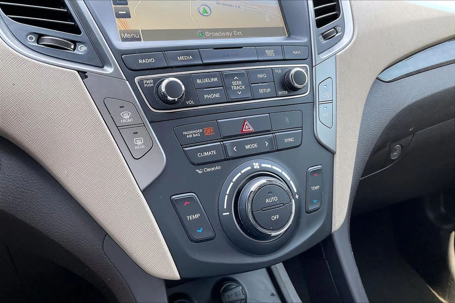Used 2017 Frost White Pearl Hyundai 2.4L image 31