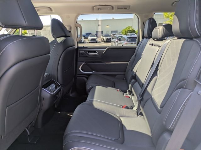 New 2026 RADIANT WHITE INFINITI Luxe 2WD image 14