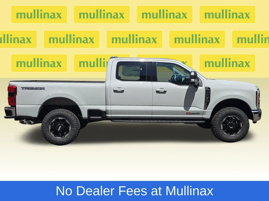 New 2026 White Ford XLT image 2