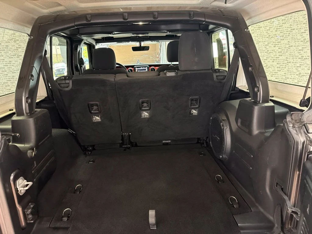 Used 2018 Granite Crystal Metallic Clearcoat Jeep Unlimited Rubicon image 12