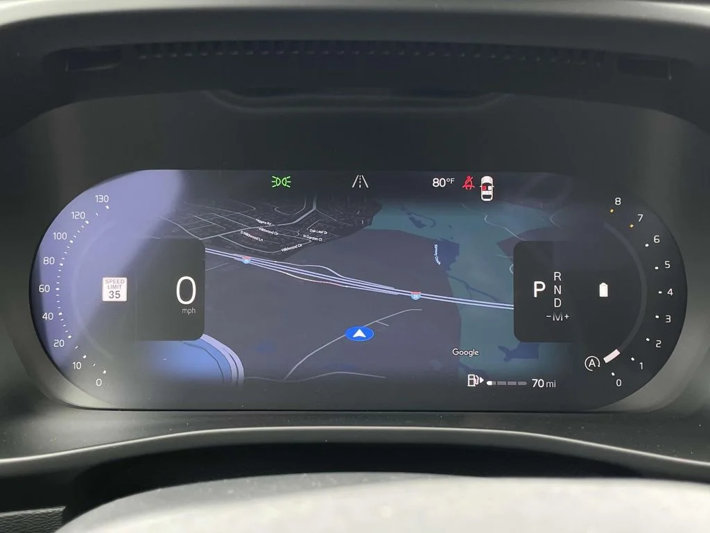 2026 Volvo XC40 Plus - Photo 17