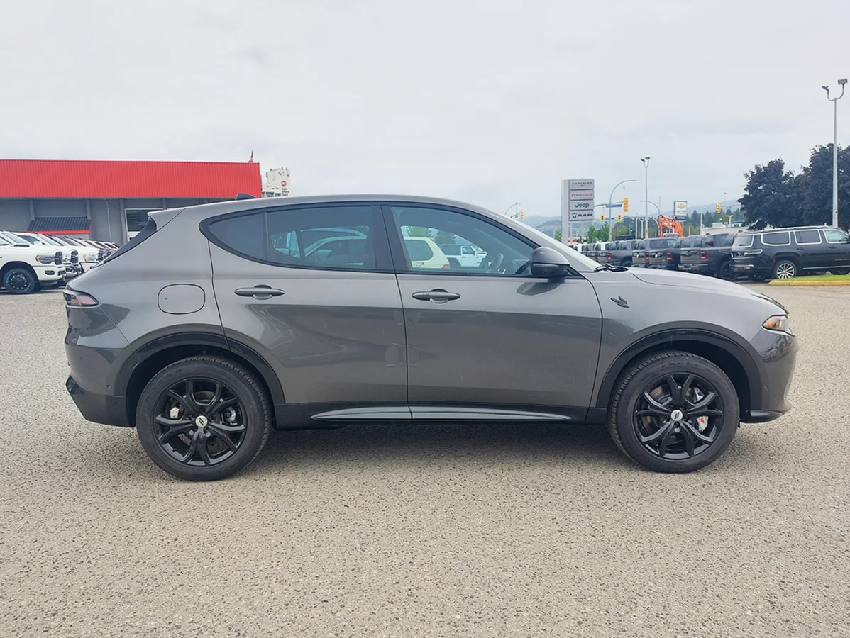 Used 2024 Grey Dodge R/T PHEV EAWD image 8