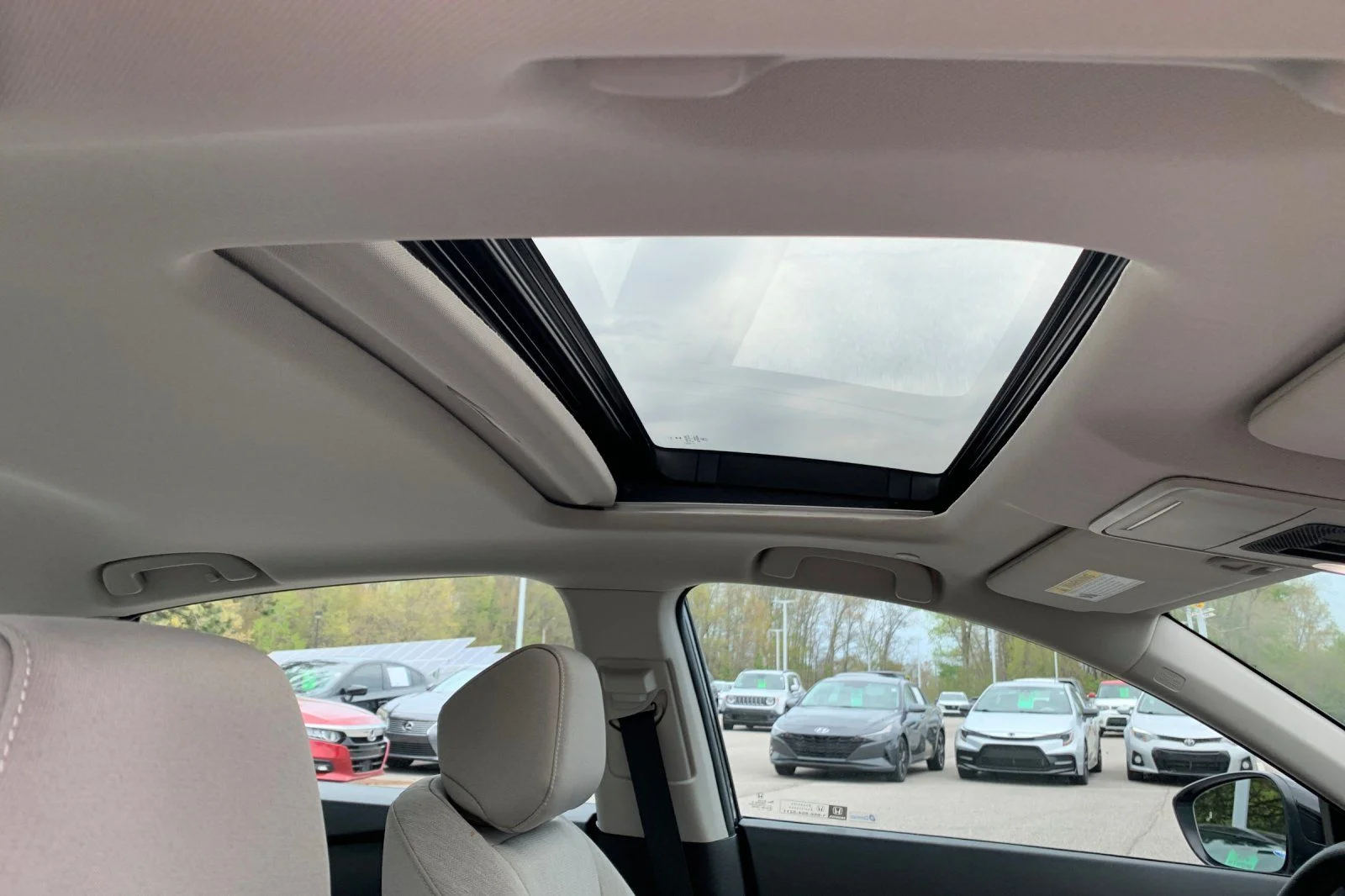 Used 2025 Gray Honda SE image 19