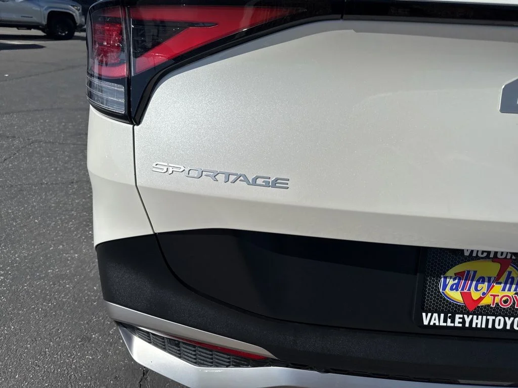 Used 2023 White Kia LX image 7