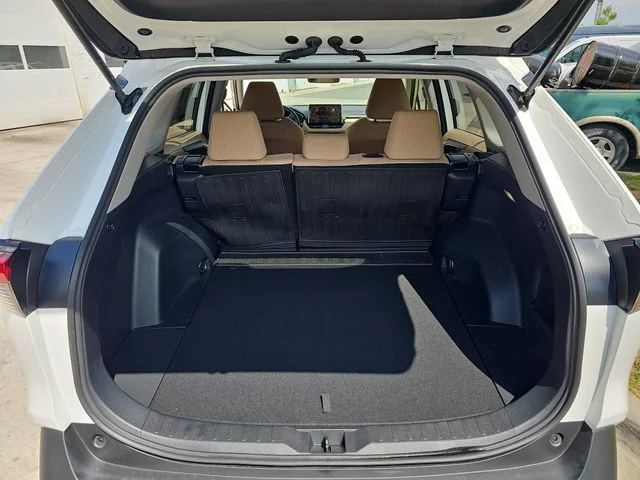 Used 2025 White Toyota LE image 12