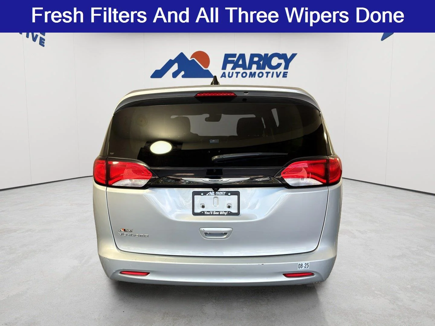 Used 2023 Silver Mist Clearcoat Chrysler LX image 6