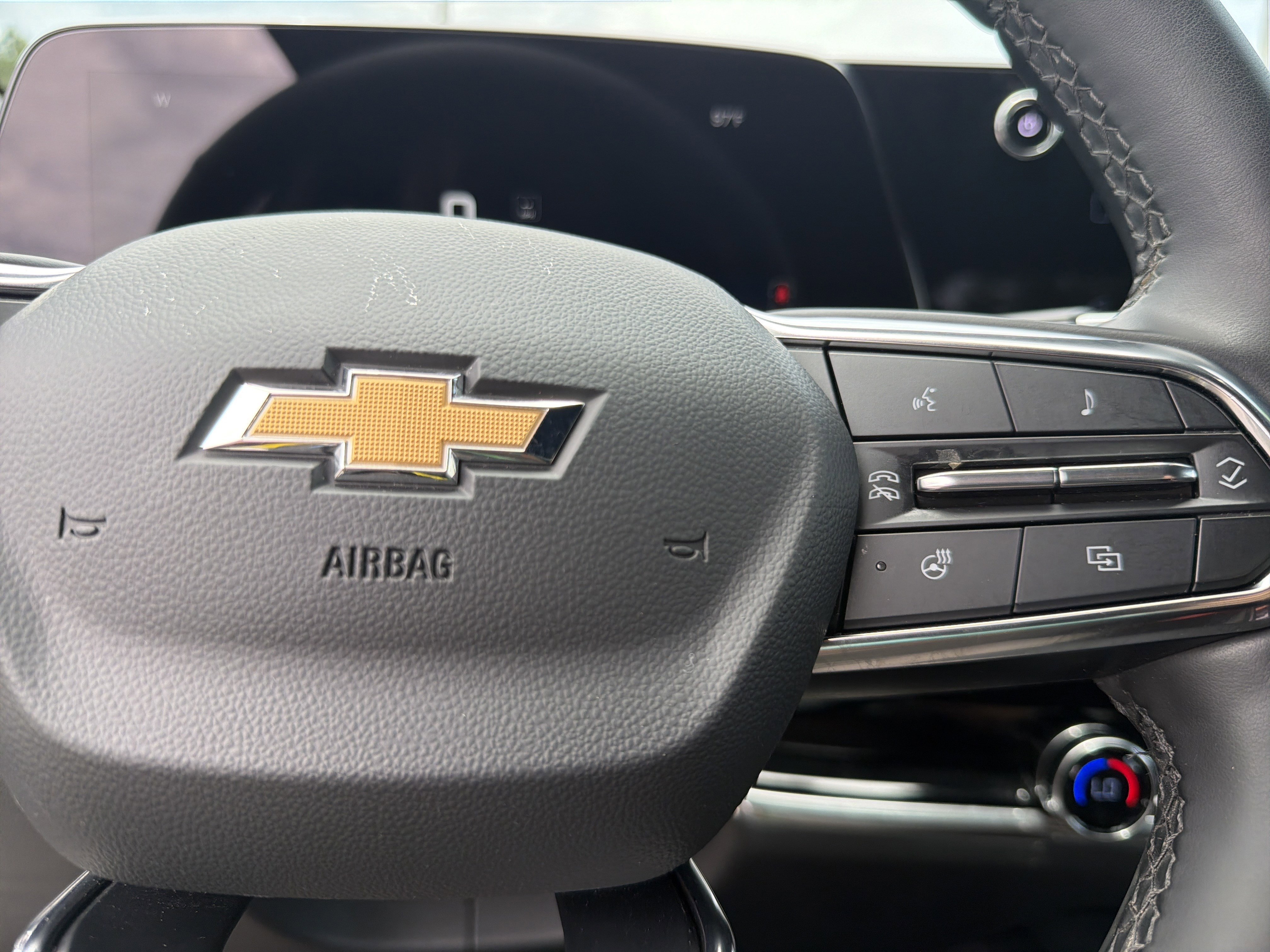 Used 2025 Sterling Gray Metallic Chevrolet LT image 10