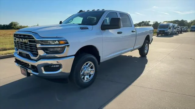 New 2026 Bright White Clear-Coat Exterior Paint RAM Tradesman image 4