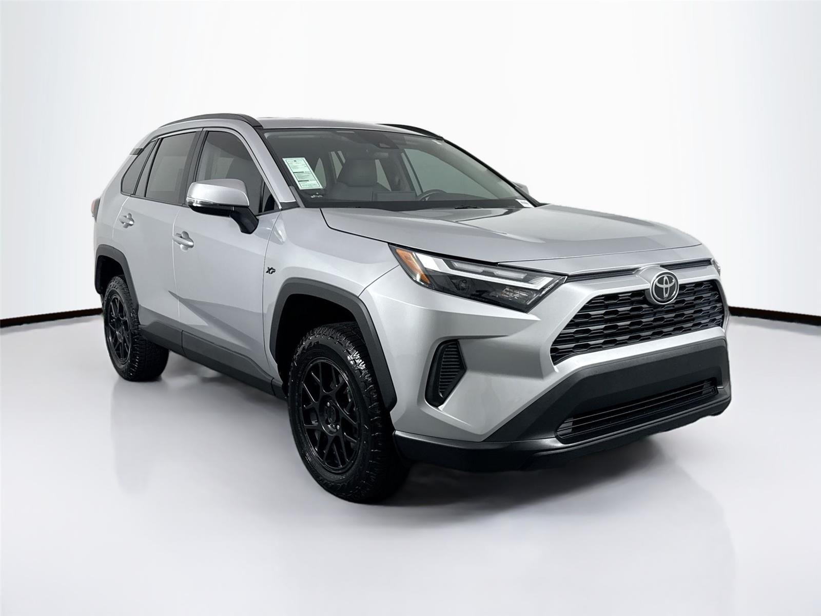 Used 2022 Silver Sky Metallic Toyota XLE image 8