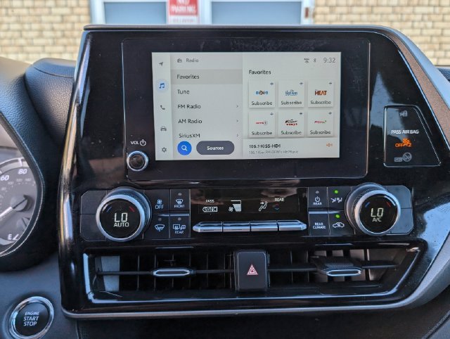 Used 2023 Off-white Toyota LE image 6