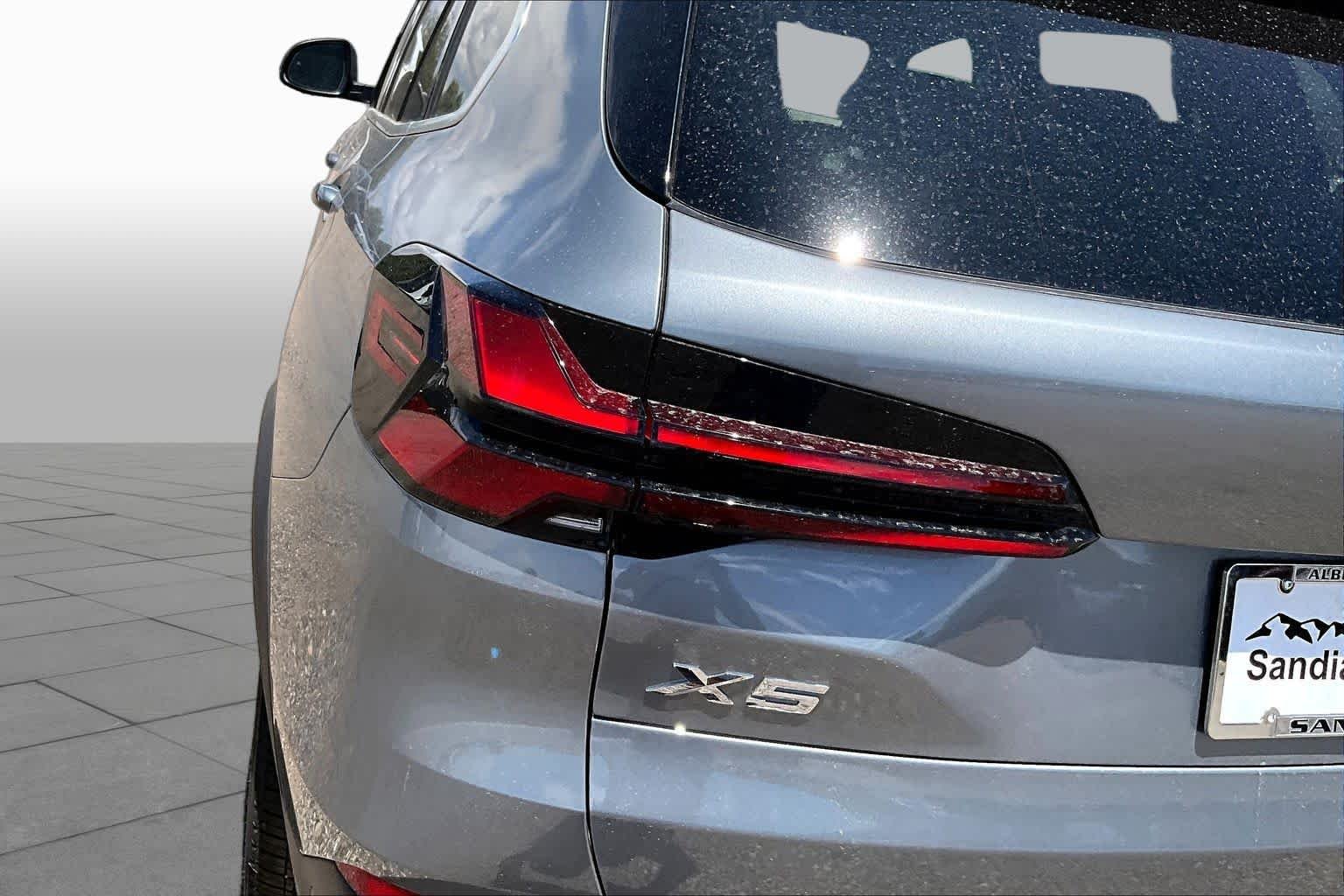 New 2026 Skyscraper Grey Metallic BMW xDrive40i image 14