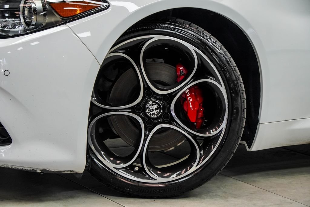 Used 2023 White Alfa Romeo Veloce image 5