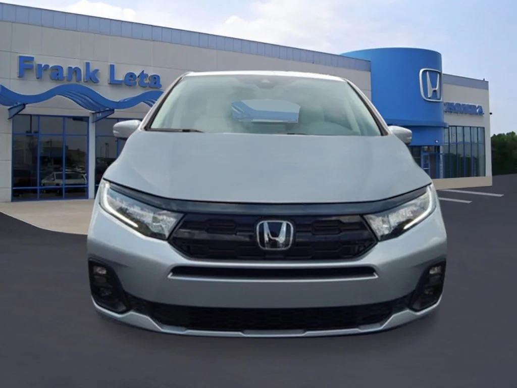 New 2027 Solar Silver Metallic Honda Touring image 8