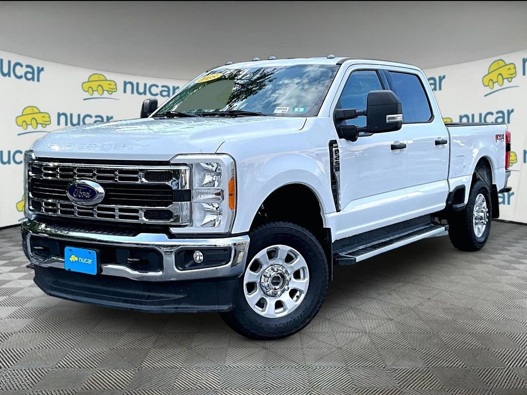 Used 2023 Oxford White Ford XLT image 3