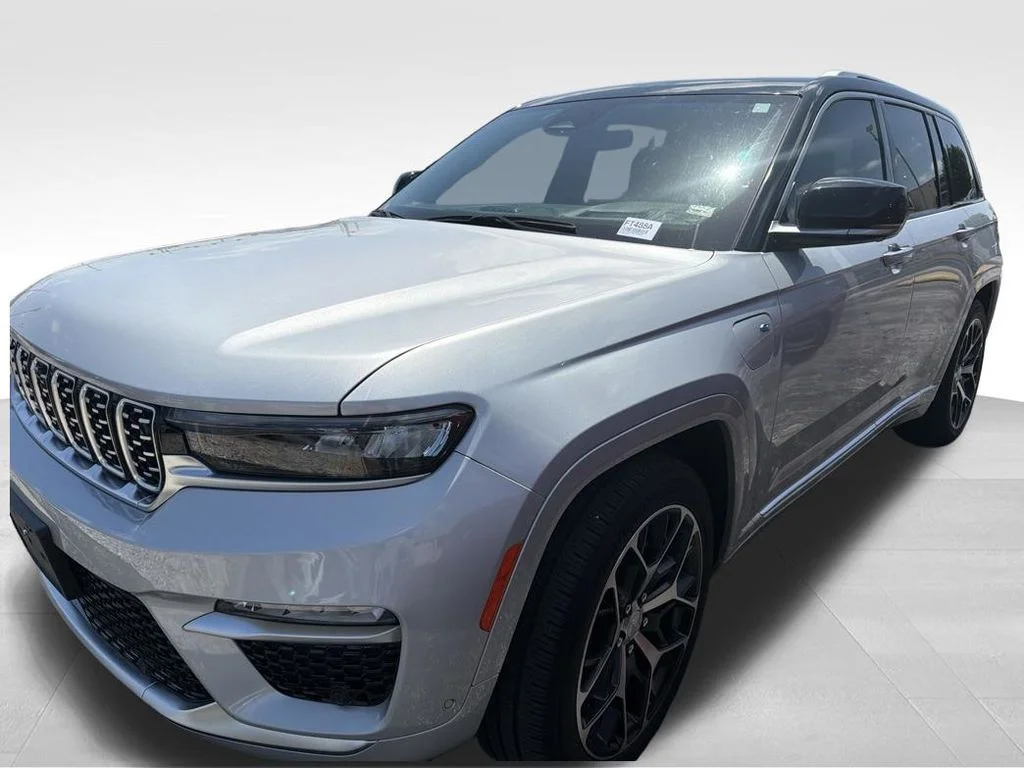 Used 2022 Silver Jeep Summit Reserve 4xe image 3