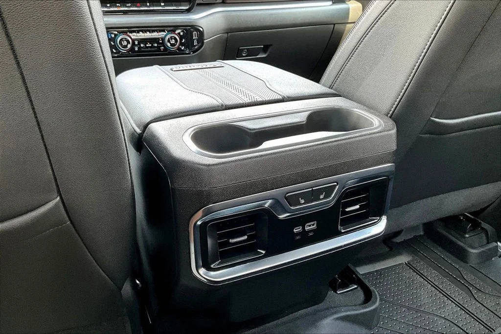 Used 2024 Black Chevrolet High Country image 11