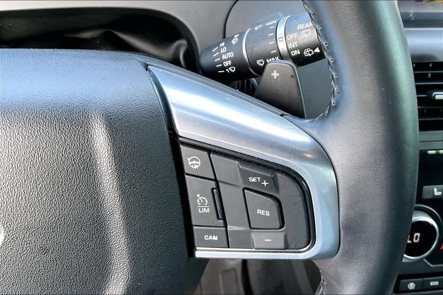 Used 2018  Land Rover HSE image 17