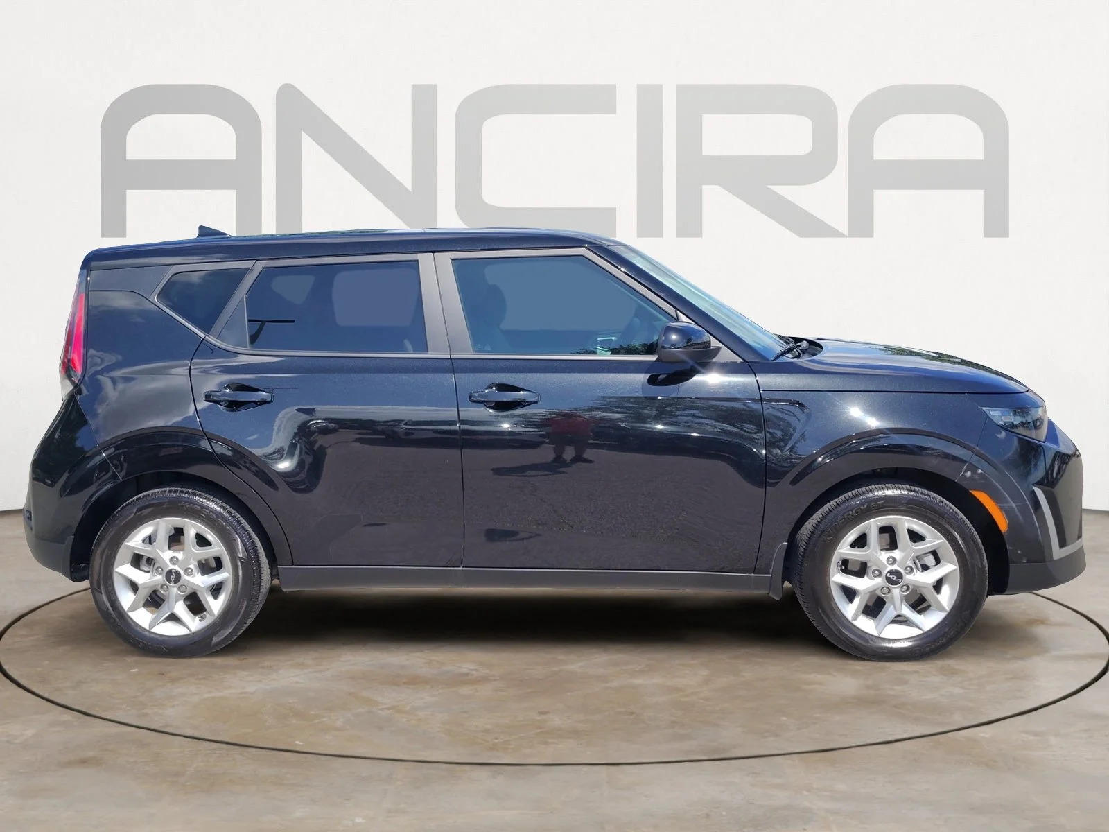 Certified Used 2023 Fusion Black Kia LX image 15