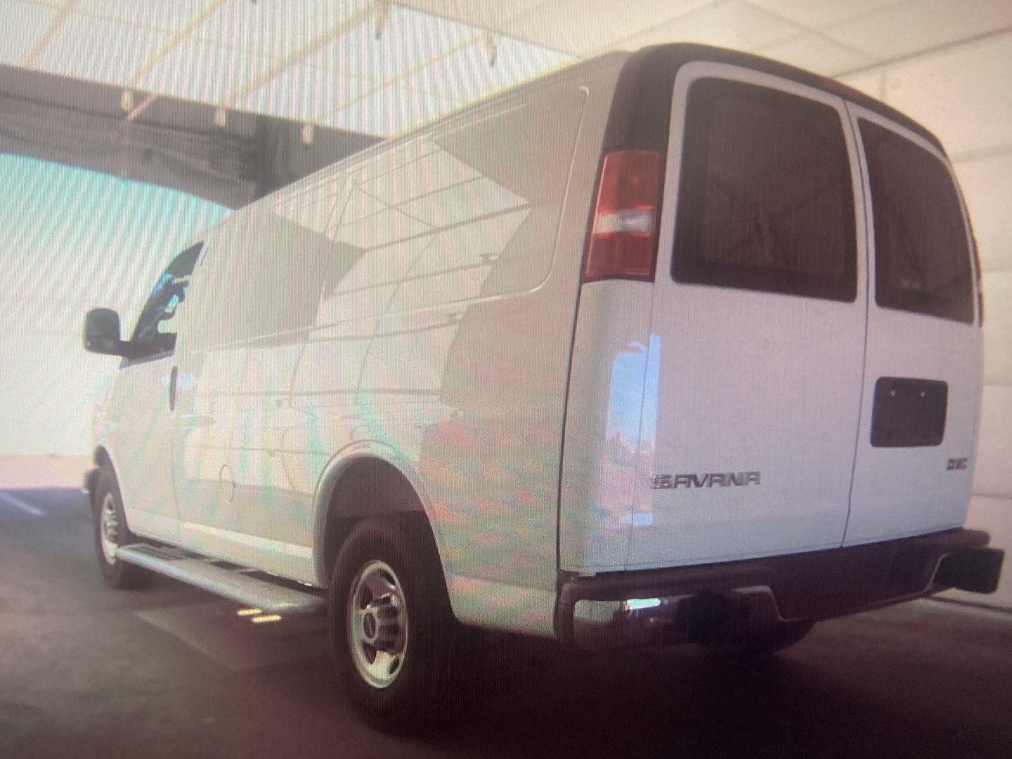 Used 2025 Summit White GMC 2500 image 6
