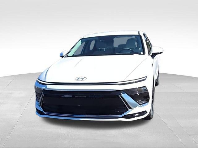 New 2026 White Hyundai SEL Sport image 3