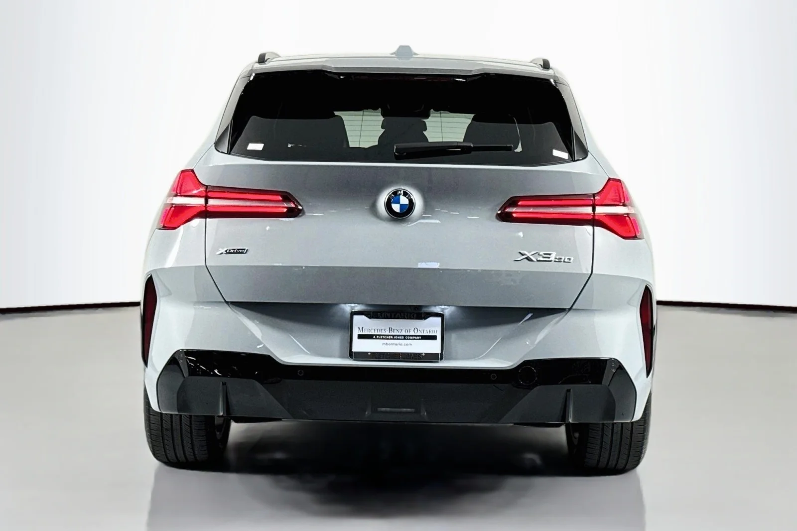 Used 2025 BROOKLYN GREY BMW 30 xDrive image 4