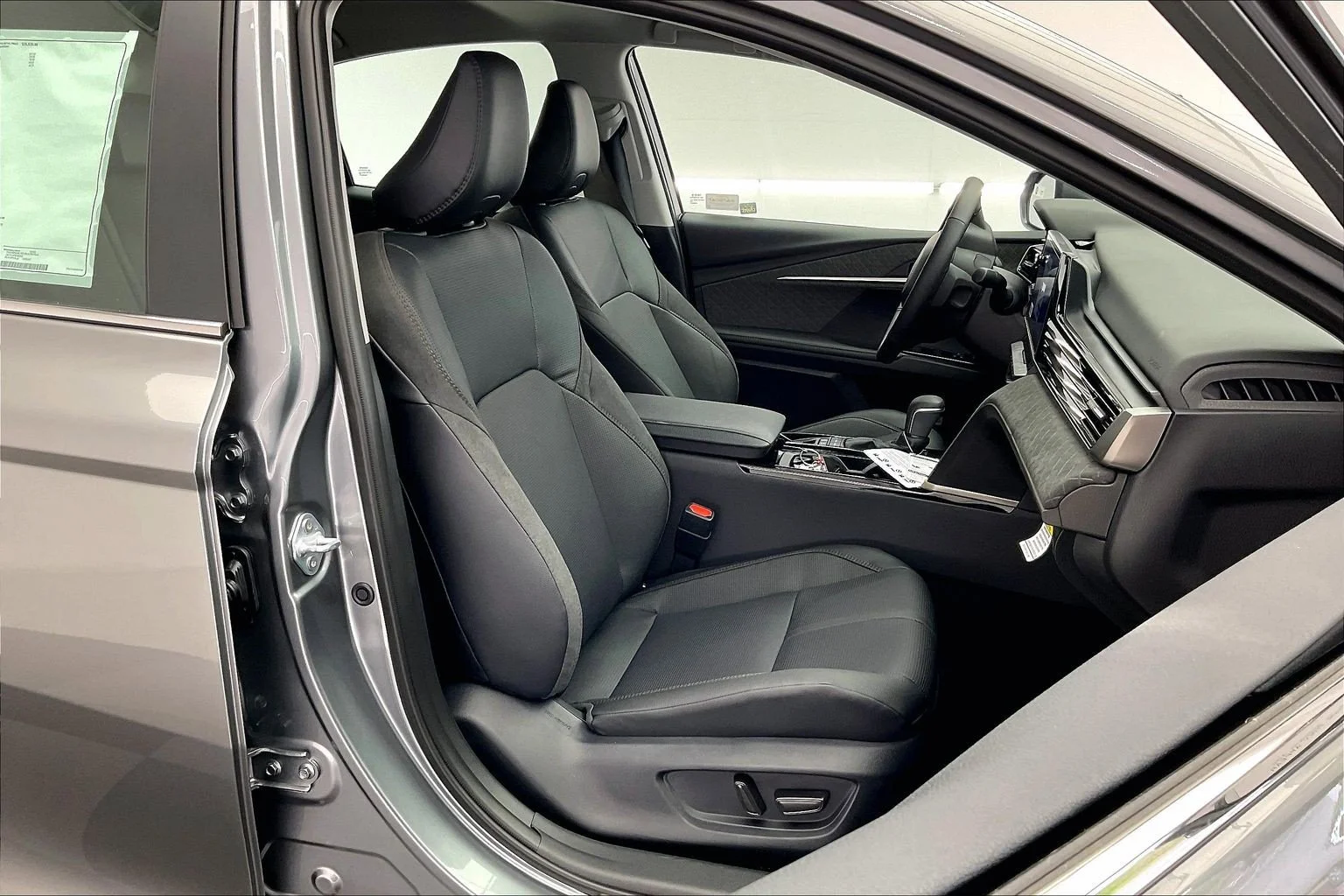 2026 Toyota Camry XLE - Photo 9