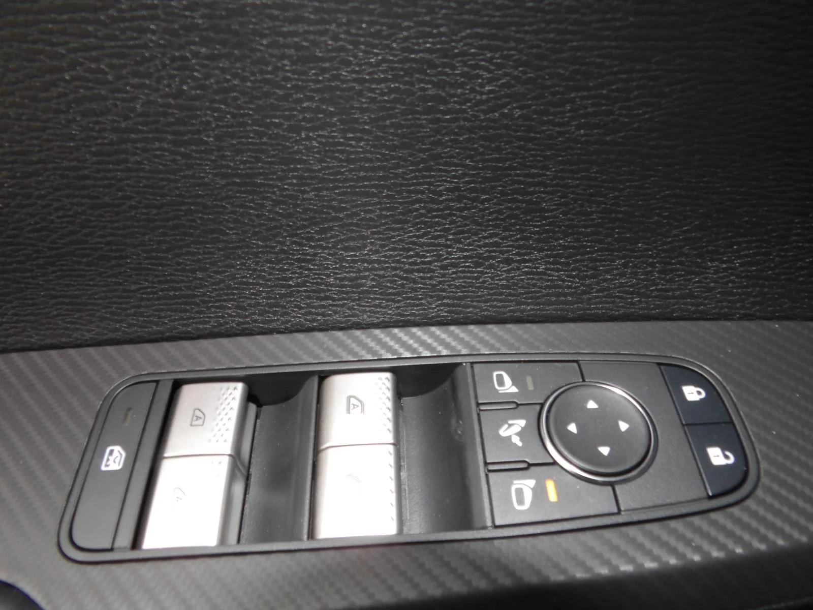 New 2026 Graphite Gray Mitsubishi SE image 19