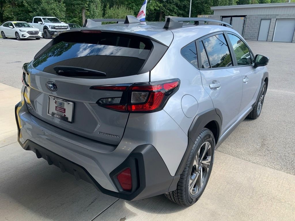 Used 2025 Silver Subaru Premium image 17