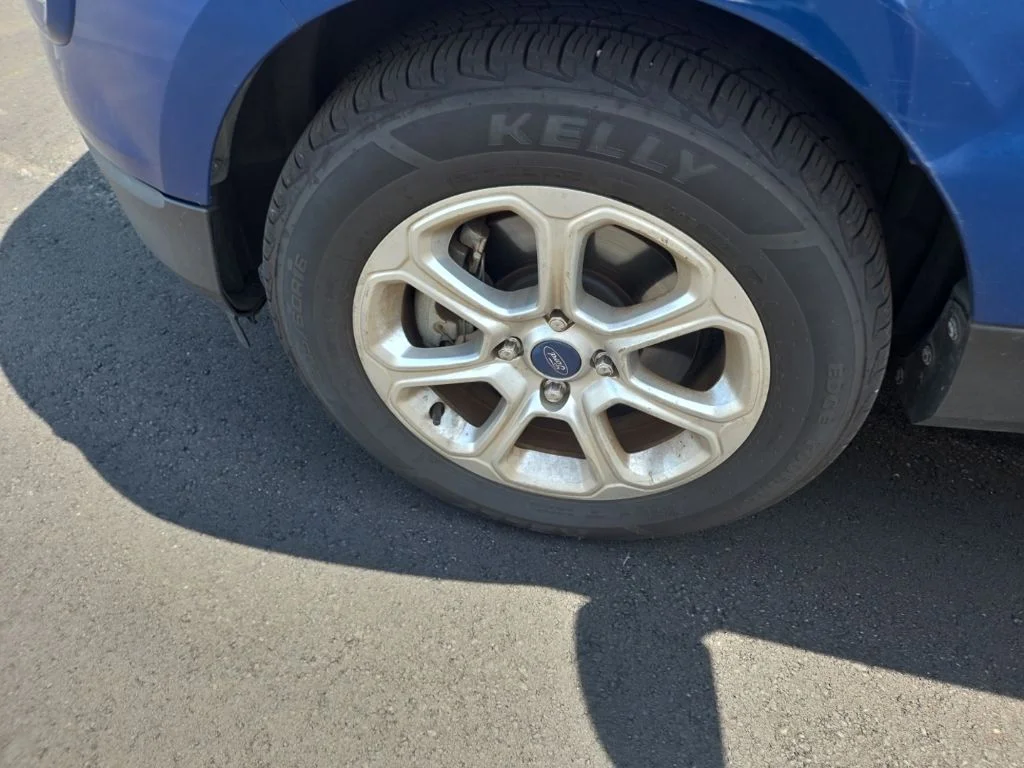 Used 2018 Blue Ford SE image 24