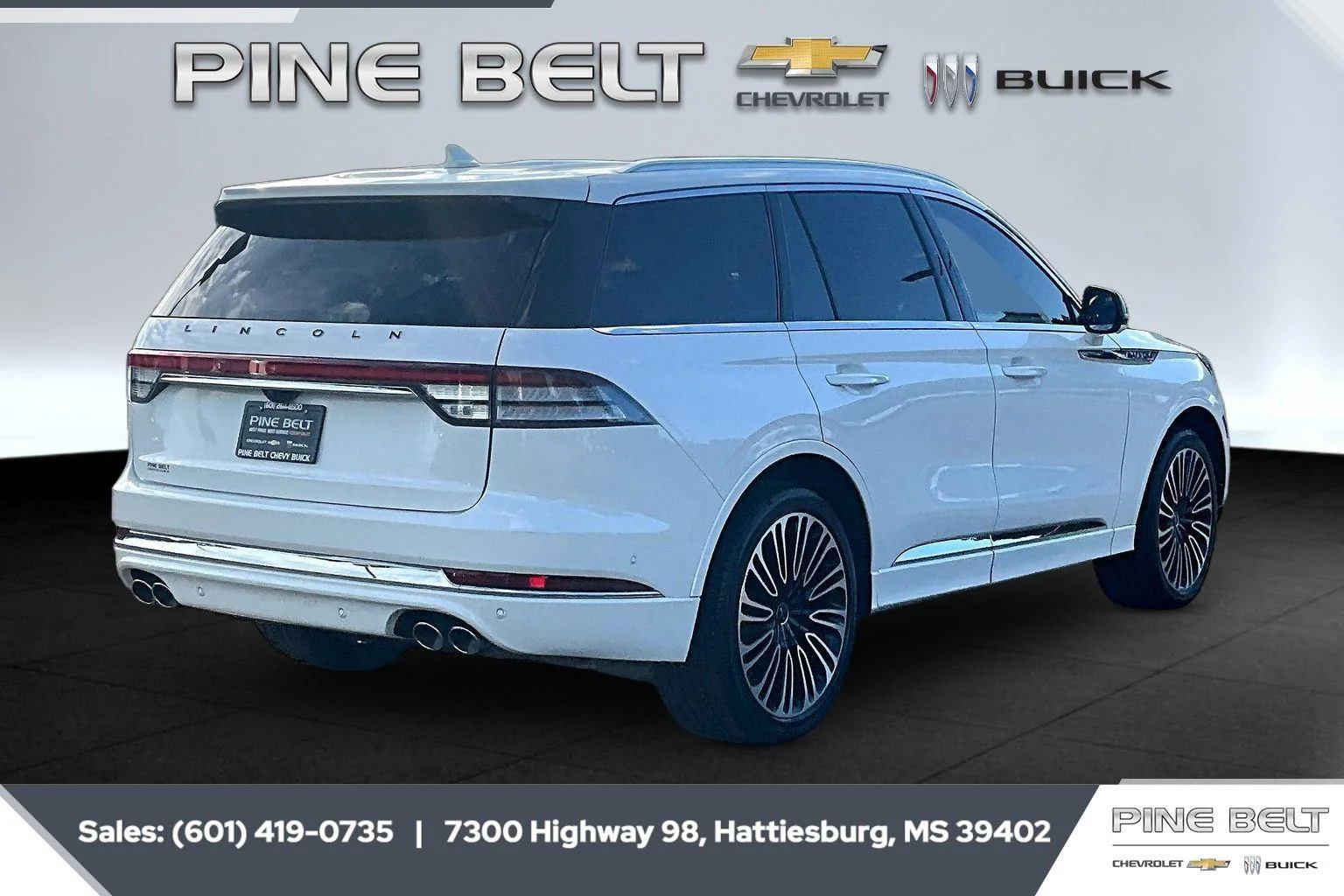 Used 2023 Pristine White Metallic Tri-Coat Lincoln Black Label image 11