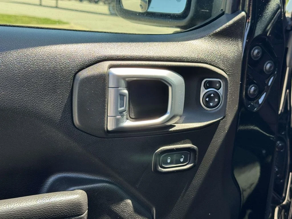 Used 2025 Black Jeep Nighthawk image 28
