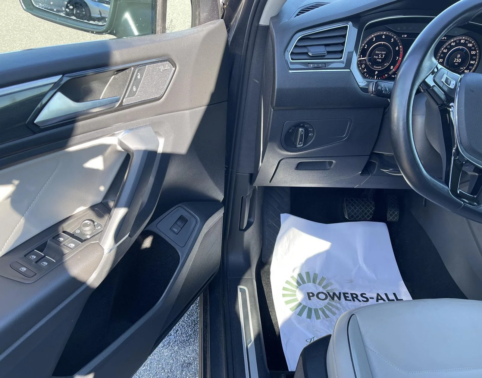Used 2018 Volkswagen Tiguan SEL Premium with VIN 3VV4B7AXXJM216728 for sale in Manchester, CT