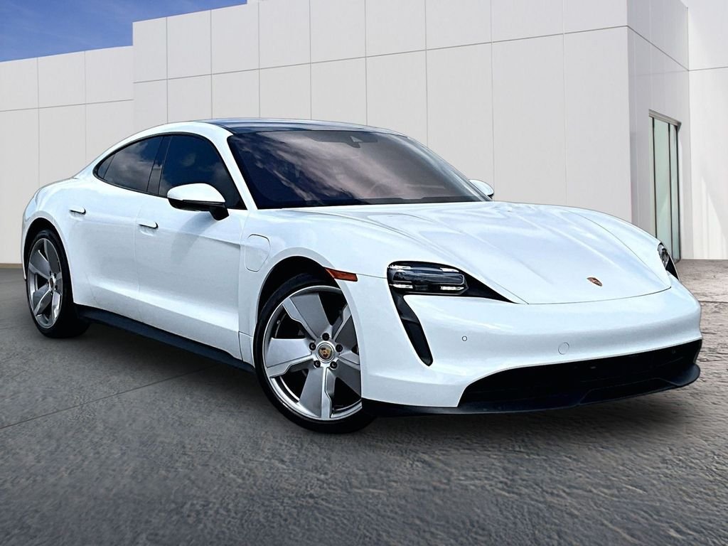 Used 2024 White Porsche  image 9