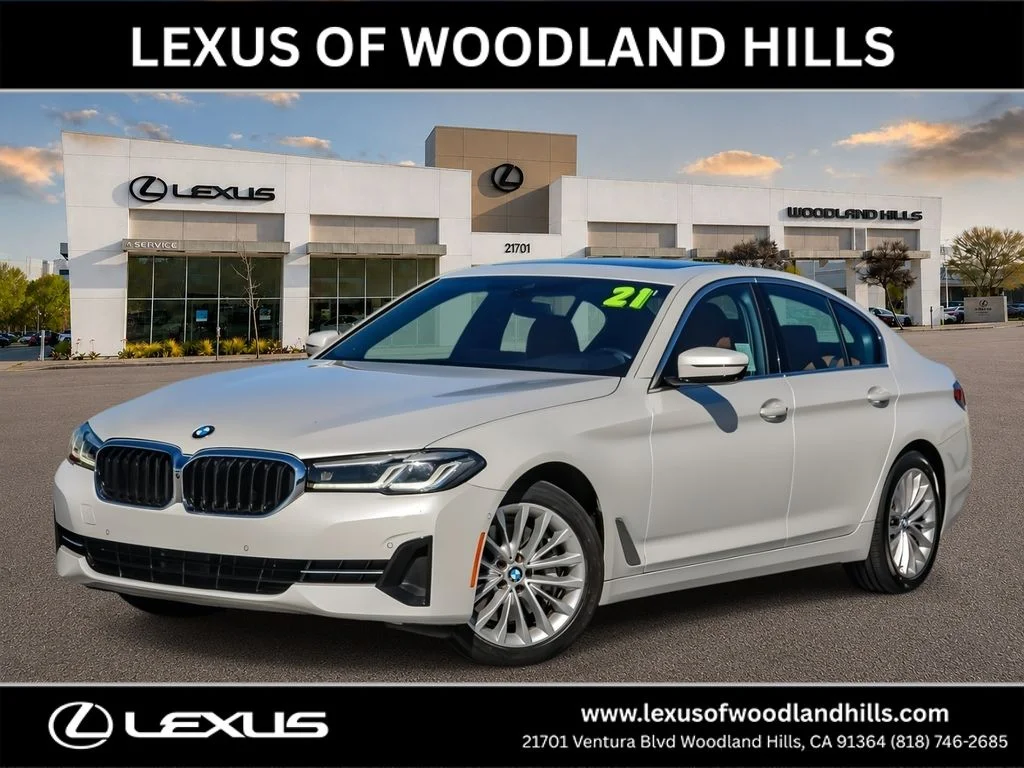 Used 2021 White BMW 540i image 1