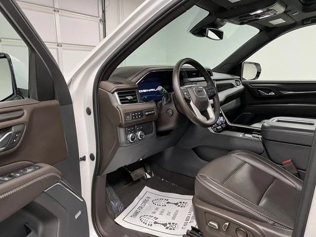 Used 2023 White GMC Denali image 16