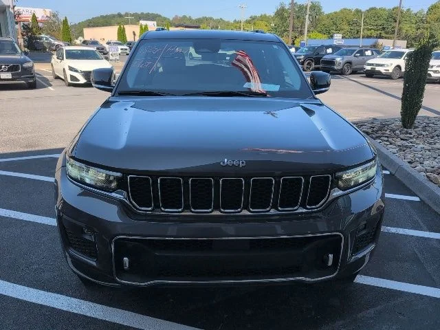 Used 2023 Gray Jeep Overland image 2