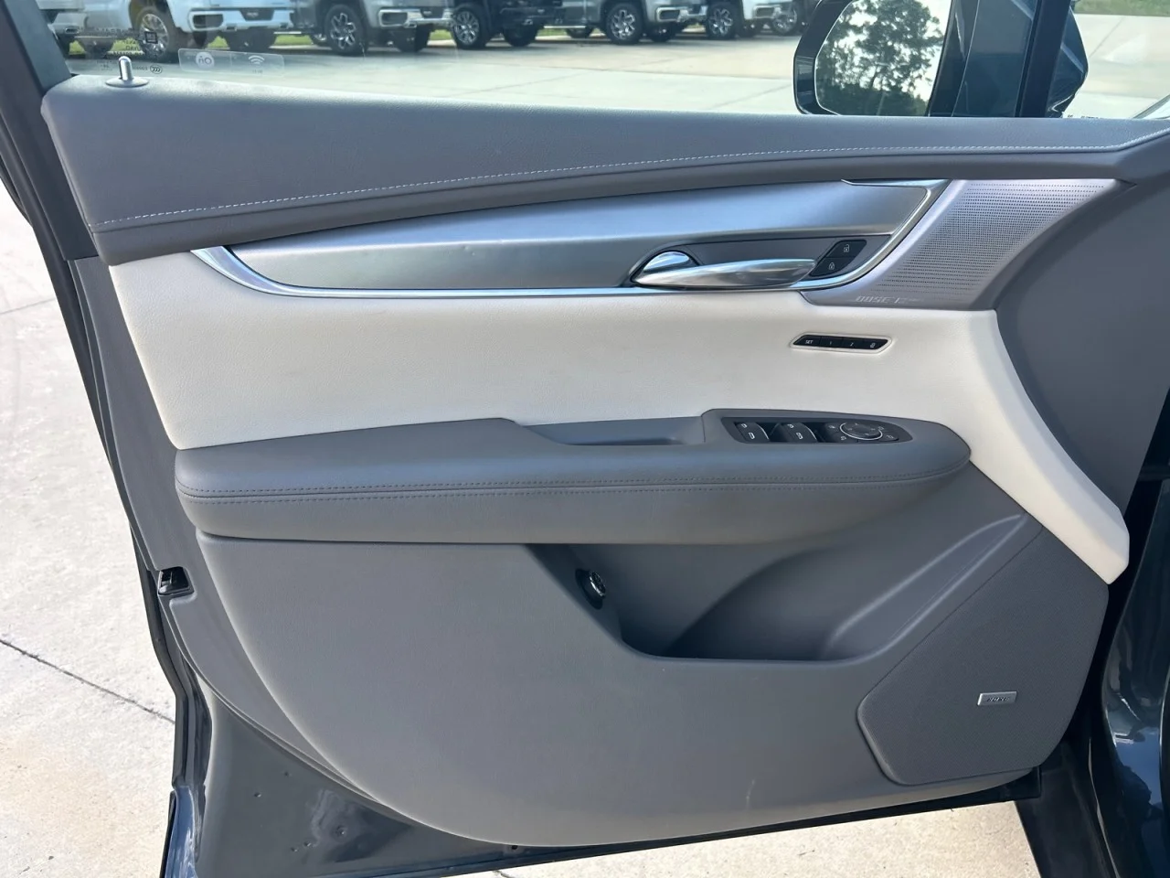 Used 2021 SHADOW METALLIC Cadillac FWD Premium Luxury image 10
