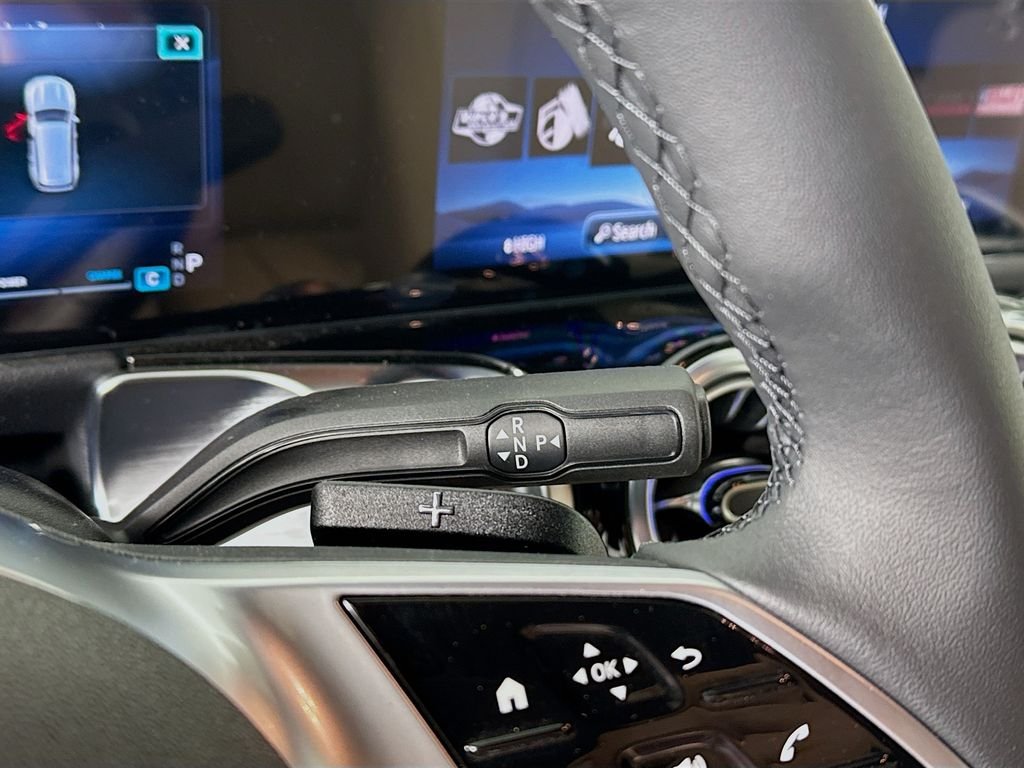 Used 2025 White Mercedes-Benz GLB 250 image 17