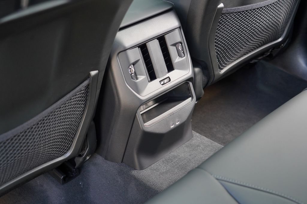 New 2026 Dark Graphite Metallic BMW 30 xDrive image 28