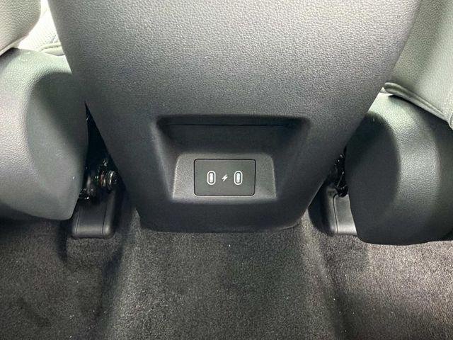 New 2027 Green Hyundai SE FWD image 18