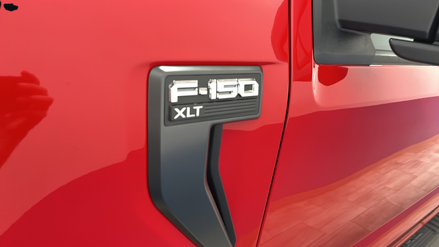Used 2022 Race Red Ford XLT image 38