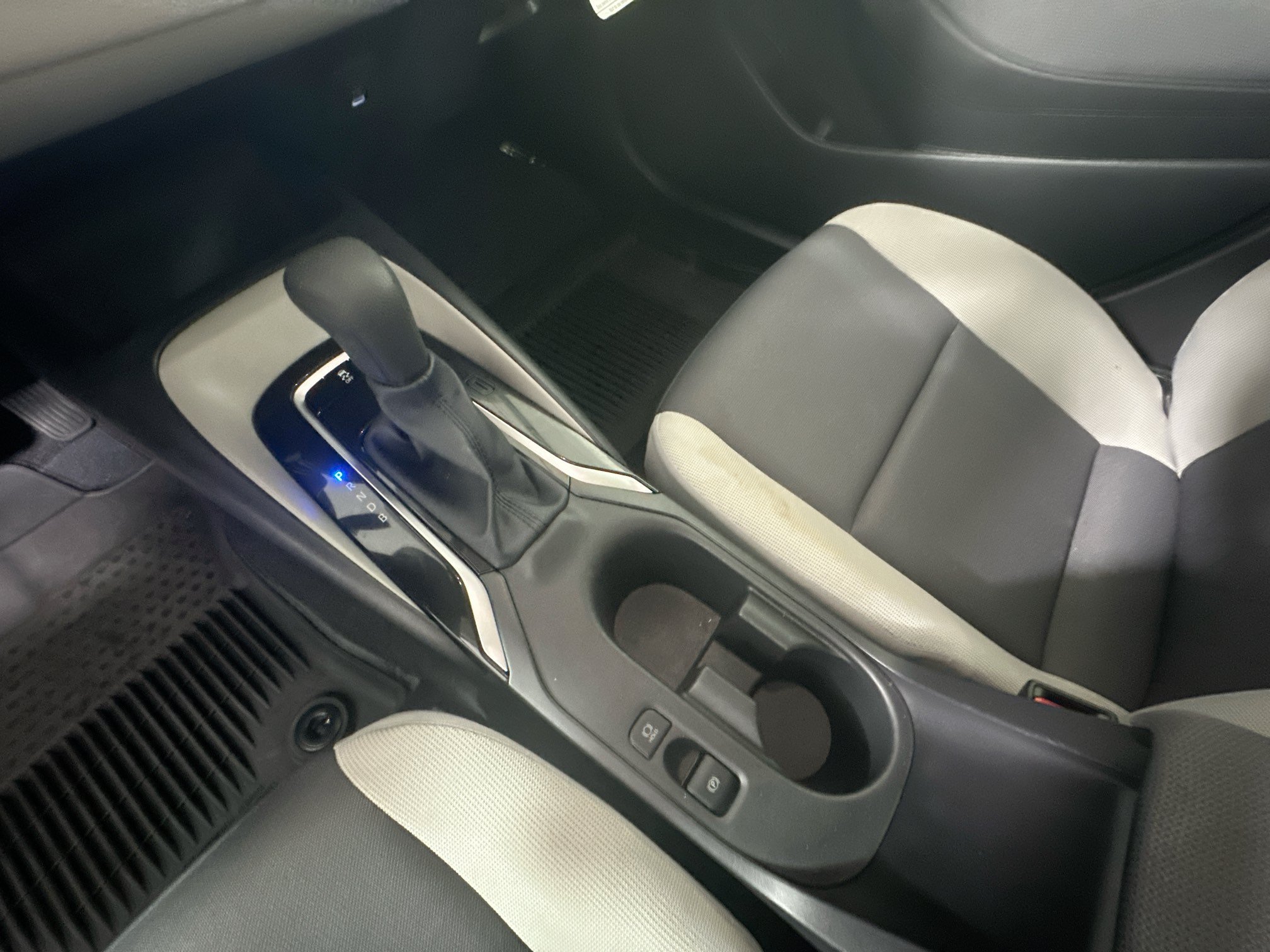 Certified Used 2025 Classic Silver Metallic Toyota LE image 21