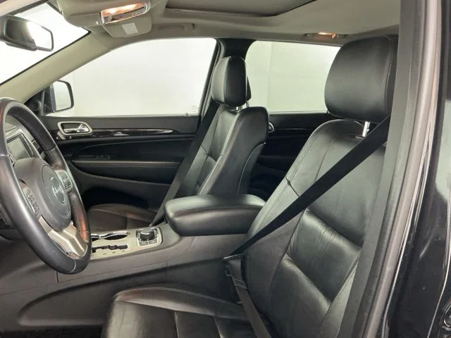 Used 2013 Brilliant Black Crystal Pearl Jeep Laredo image 14
